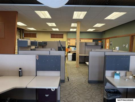 17 N Federal #19 Mason City IA 50401