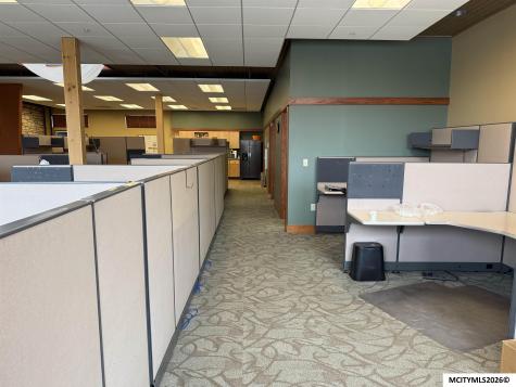 17 N Federal #19 Mason City IA 50401