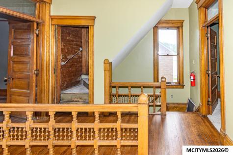 202 2nd SE Mason City IA 50401