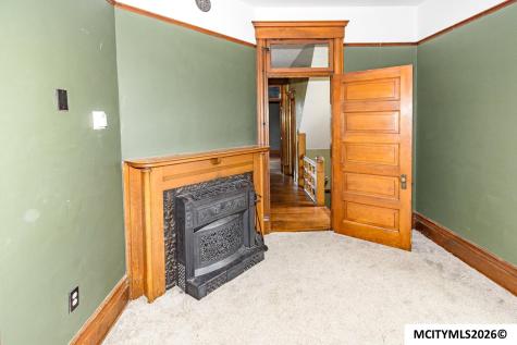 202 2nd SE Mason City IA 50401