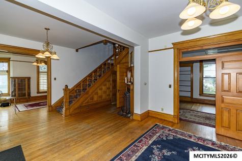 202 2nd SE Mason City IA 50401