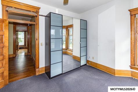 202 2nd SE Mason City IA 50401