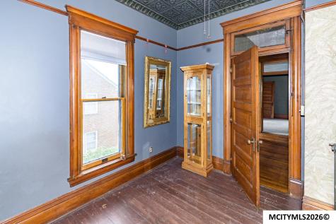 202 2nd SE Mason City IA 50401