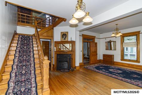 202 2nd SE Mason City IA 50401