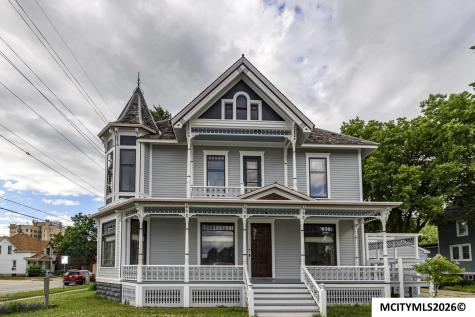 202 2nd SE Mason City IA 50401