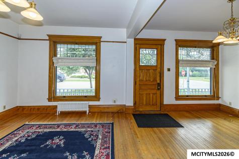 202 2nd SE Mason City IA 50401