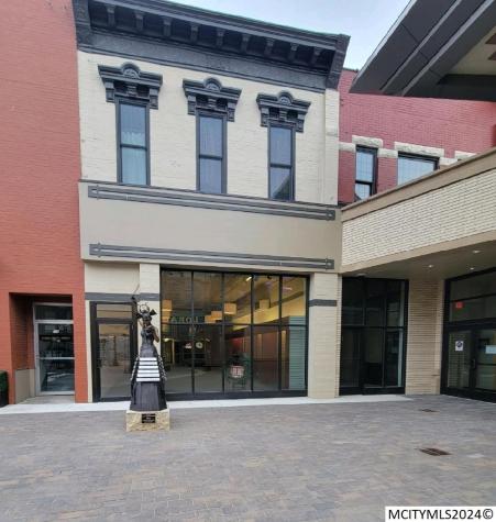 17 S Federal Mason City IA 50401