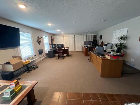 1604 S Pierce Mason City IA 50401