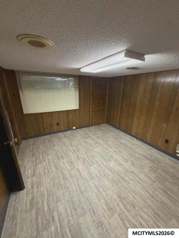 404 S Monroe Mason City IA 50401