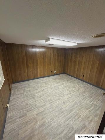 404 S Monroe Mason City IA 50401