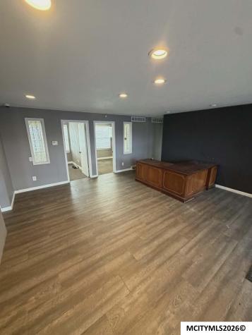 404 S Monroe Mason City IA 50401