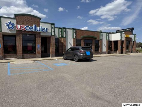 402 Indianhead Drive Mason City IA 50401