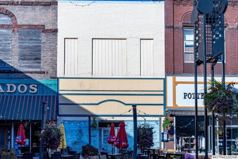 16 S Federal Mason City IA 50401