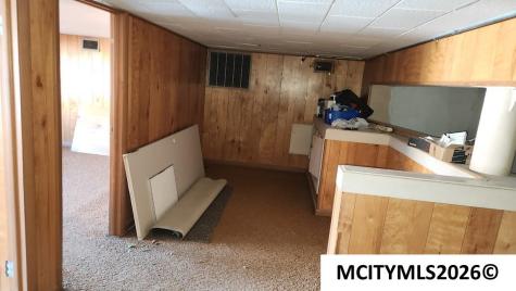 122-124 N Federal Mason City IA 50401