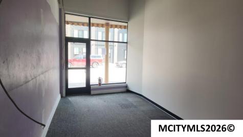 122-124 N Federal Mason City IA 50401