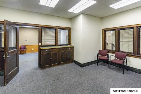 22 2nd NW Mason City IA 50401