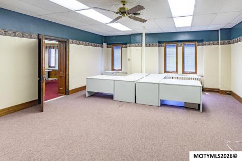 22 2nd NW Mason City IA 50401