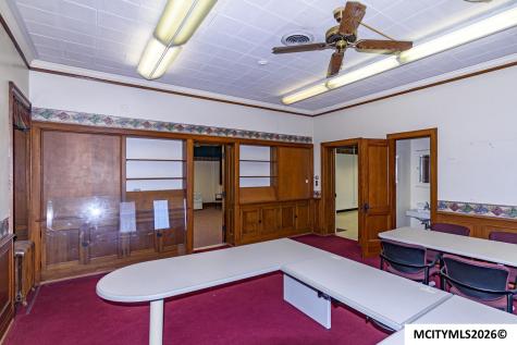 22 2nd NW Mason City IA 50401