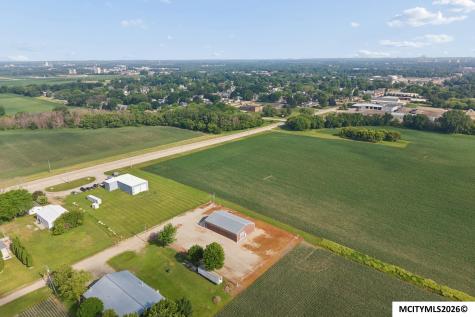 15715 Delaware Avenue Mason City IA 50401