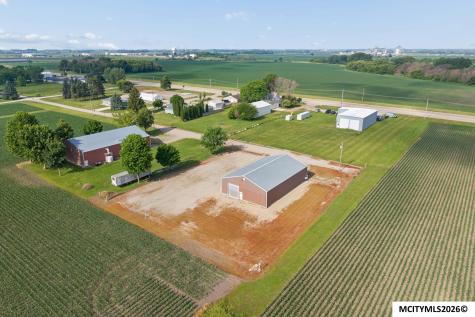15715 Delaware Avenue Mason City IA 50401
