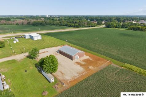 15715 Delaware Avenue Mason City IA 50401