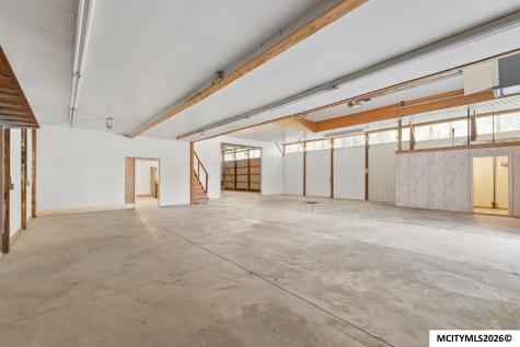 15715 Delaware Avenue Mason City IA 50401
