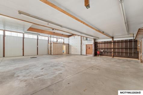 15715 Delaware Avenue Mason City IA 50401