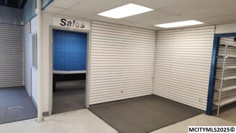 4499 4th Street SW Mason City IA 50401