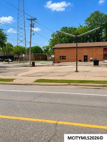 125 1st SE Mason City IA 50401