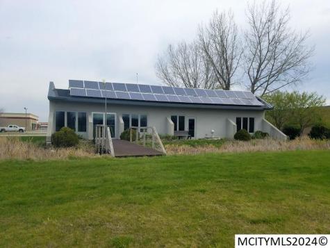 524 Village Green Drive Mason City IA 50401