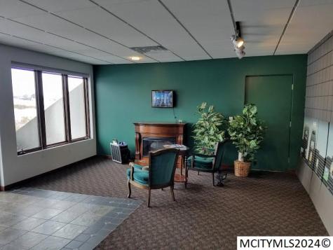 524 Village Green Drive Mason City IA 50401