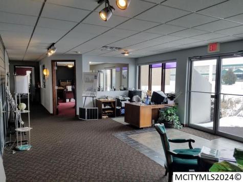 524 Village Green Drive Mason City IA 50401