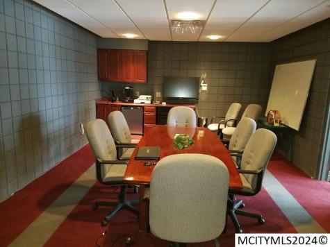 524 Village Green Drive Mason City IA 50401