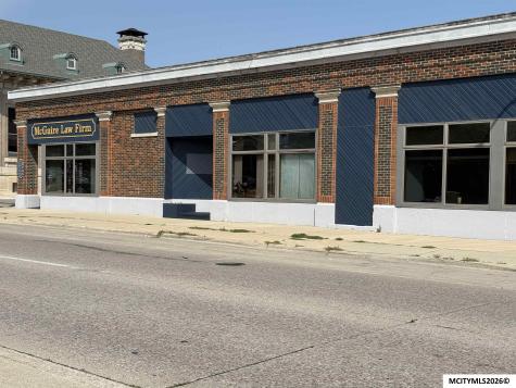 101 S Delaware Mason City IA 50401