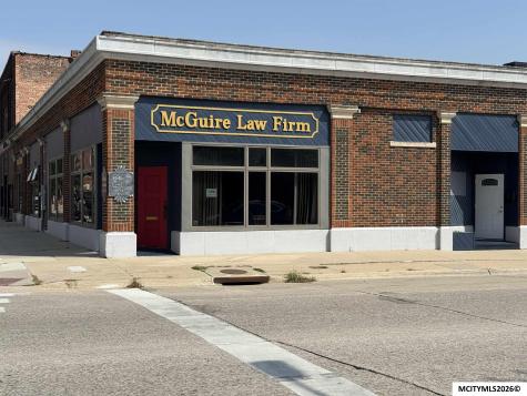 101 S Delaware Mason City IA 50401
