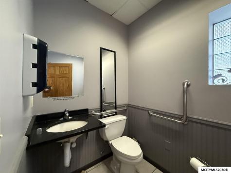 101 S Delaware Mason City IA 50401