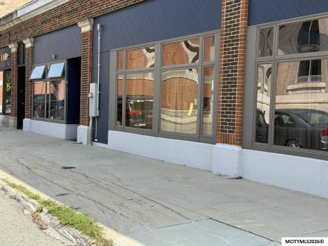 101 S Delaware Mason City IA 50401