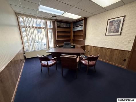 101 S Delaware Mason City IA 50401