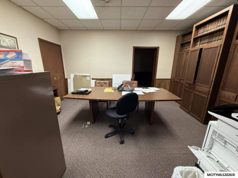 101 S Delaware Mason City IA 50401
