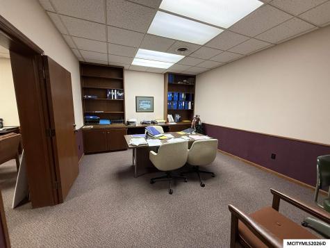 101 S Delaware Mason City IA 50401