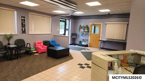 202 1st Street SE Mason City IA 50401