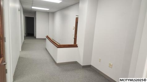 202 1st SE Mason City IA 50401