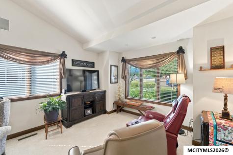 1441 Birch Drive Mason City IA 50401
