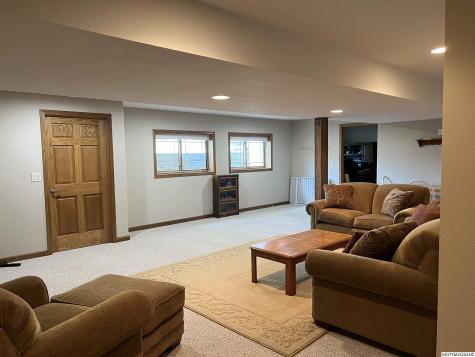 1416 N Kentucky Mason City IA 50401