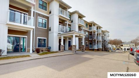 809 7th Ave N #211 Clear Lake IA 50428
