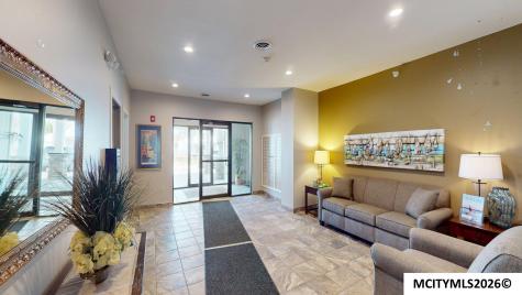 809 7th Ave N #211 Clear Lake IA 50428