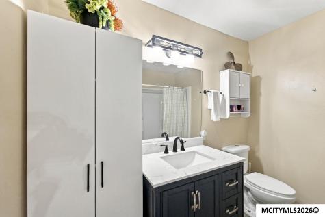 630 Briarstone Drive Mason City IA 50401