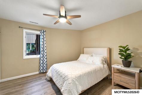 630 Briarstone Drive Mason City IA 50401