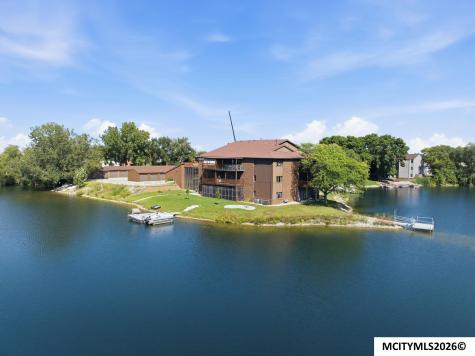 630 Briarstone Drive Mason City IA 50401