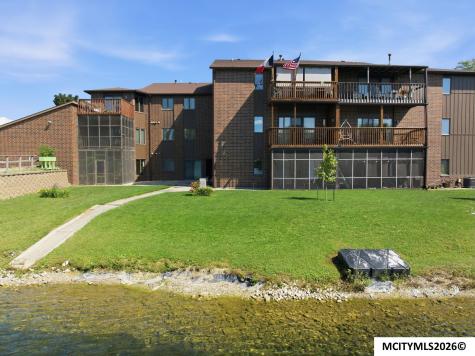 630 Briarstone Drive Mason City IA 50401